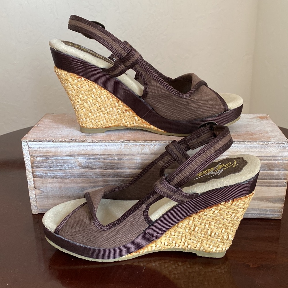 Very Volatile New Espadrilles Chocolate Wedge Sandals Size 6